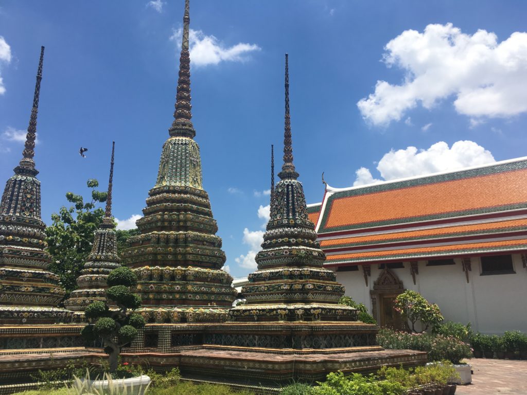 タイのバンコクで押さえておきたい三大寺院の一つ ワットポー なんそん３
