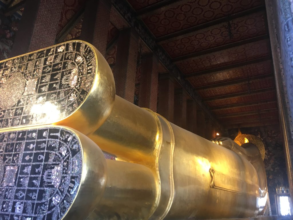 タイのバンコクで見ておきたい全長４６メートルの涅槃仏 ワットポー なんそん３