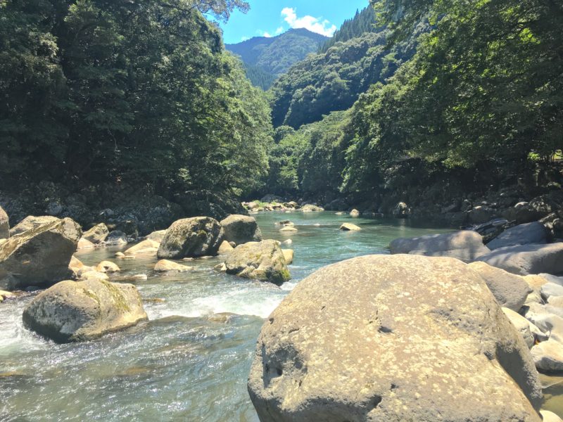 無料のキャンプ場 宮崎県綾町の川中自然公園で心に癒しを なんそん３