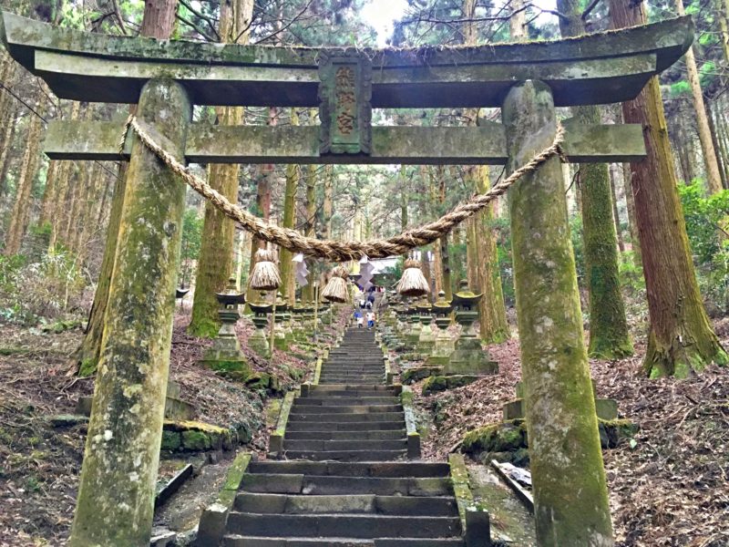 上色見熊野座神社 読み方不明でも異次元感は鮮明なパワースポット