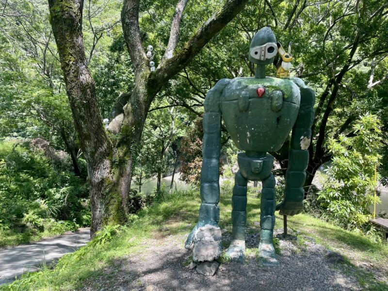 ジブリ映画「天空の城ラピュタ」のロボット兵のオブジェ Amazon.co.jp: ジブリ美術館限定 屋上ロボット兵 [ピューター